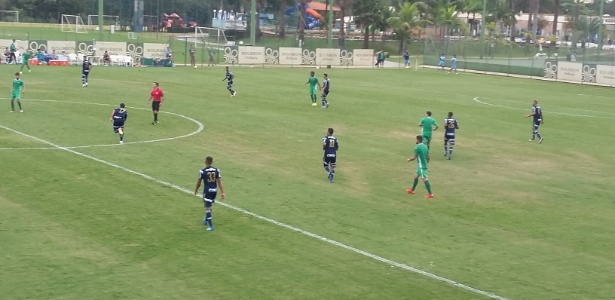 Palmeiras faz 6 no Guarani em jogo-treino sob olhares do colombiano Mina 