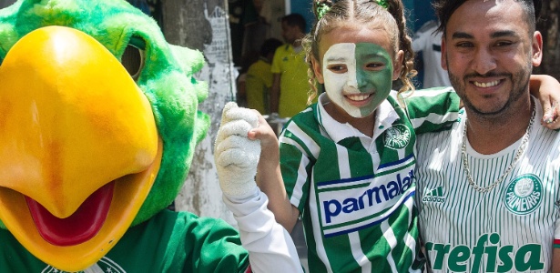 Menina barrada pela PM vira celebridade no Allianz: 