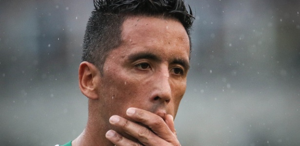 Departamento médico veta Barrios para dérbi com Corinthians