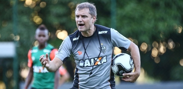 Diego Aguirre monta estratégias para o Atlético-MG tentar surpreender o São Paulo