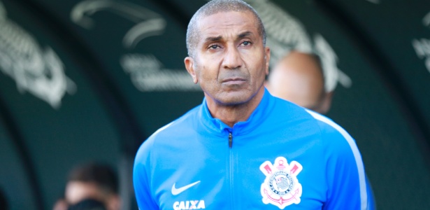 Por sonho de título, Cristóvão precisa quebrar histórico ruim contra top 10