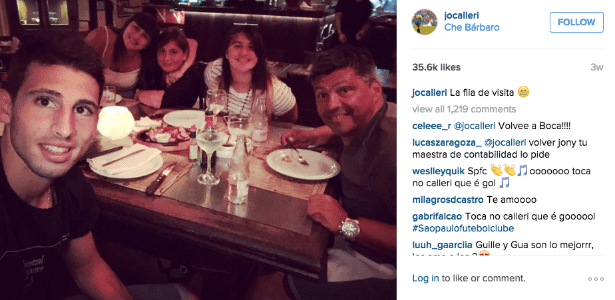 Jonathan Calleri com sua família num restaurante argentino em São Paulo