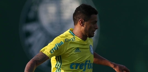 Cleiton Xavier antecipa retorno e vira peça importante em reta final