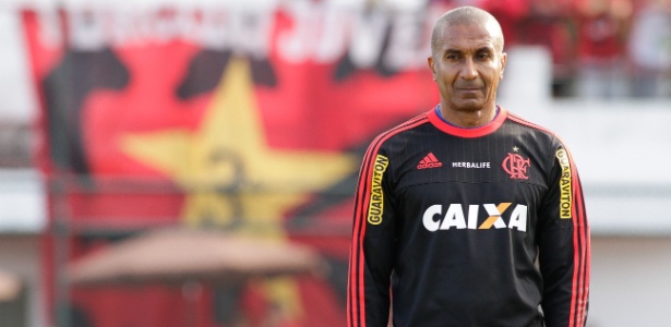 Técnico Cristóvão Borges foi demitido pelo Flamengo após derrota na Copa do Brasil