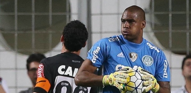 Jailson ignora assédio e promete briga com Prass por vaga de titular