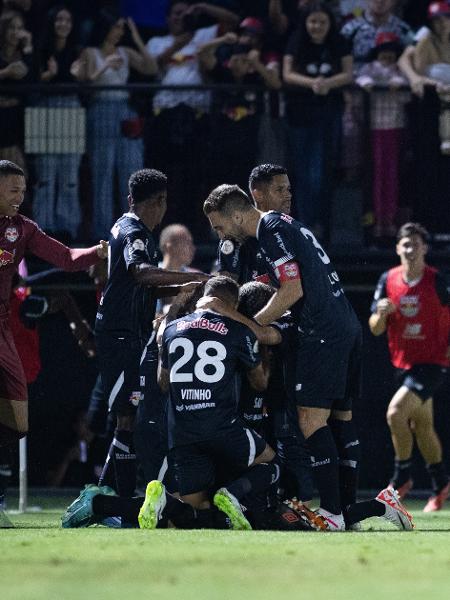 Corinthians supera Red Bull Bragantino no jogo de volta e fica com