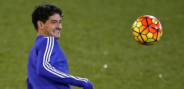 Pato é escanteado no Chelsea e só restam 9 jogos. Corinthians se preocupa