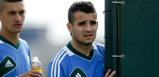 Maikon Leite está fora do Palmeiras e procura novo clube