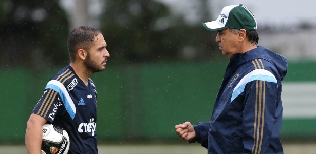 Palmeiras busca opções para vaga de Cleiton Xavier e pode até mudar esquema