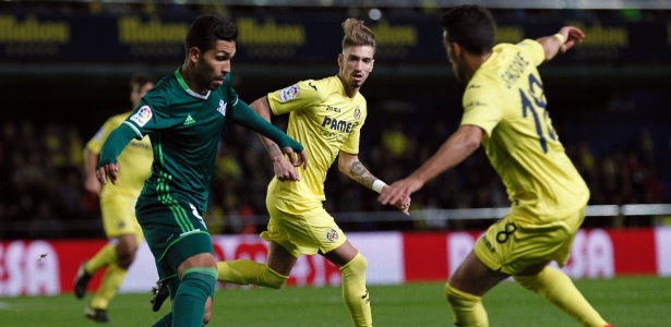 Acerto com Felipe Melo deixa Petros mais distante do Palmeiras