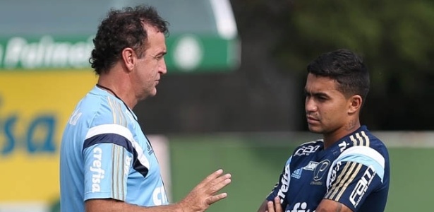 Por que Dudu não deve voltar tão cedo a jogar no centro do Palmeiras