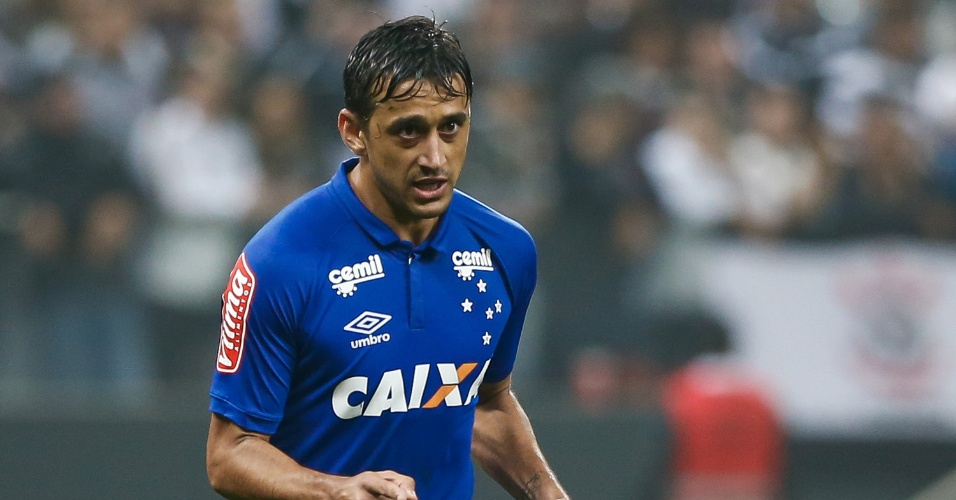 Elenco do Cruzeiro se divide entre sonho por semifinal e luta contra degola | UOL