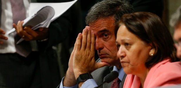 Advogado de Dilma Rousseff, José Eduardo Cardozo, acompanha comissão do impeachment