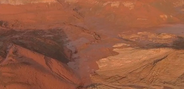 5.nov.2015 - A barragem da mineradora Samarco Fundão, no sub-distrito de Bento Rodrigues, distrito de Santa Rita Durão, em Mariana (MG), 115 Km de Belo Horizonte, rompeu por volta de 16h30 desta quinta-feira (5). De acordo com o Corpo de Bombeiros, pelo menos dez pessoas estão desaparecidas. Existe a possibilidade de que algumas pessoas tenham ficado ilhadas e outras sido soterradas