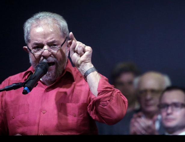 Lula discursa durante evento de lançamento de campanha em sua defesa em São Paulo