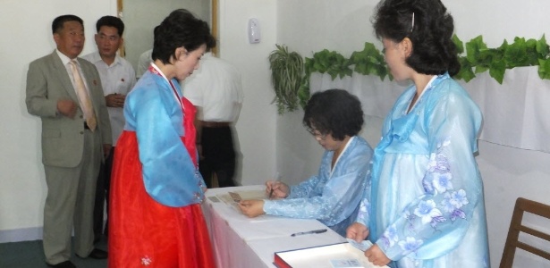 Eleitores votam em Pyongyang