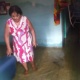 Após cheia de rio, moradores começam a deixar casas em Manaus - Elendrea Cavalcanti / UOL