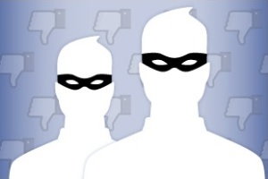 Para dar mais ''credibilidade'' ao perfil falso, os fraudadores costumam adicionar a ele amigos e parentes da vítima. E pior: é comum eles dizerem que o perfil original é o errado