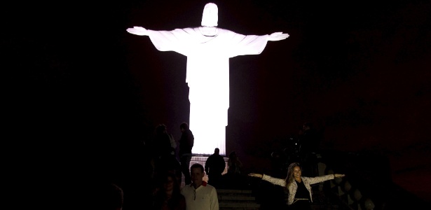 Cristo Redentor, um dos principais cartões postais do Rio de Janeiro, abriu pela primeira vez em sua história para a visitação noturna