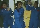 Nave tripulada Shenzhou 10 se acopla ao laboratório espacial chinês  (Foto: CCTV/AFP)