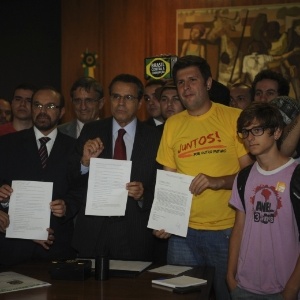 Presidente da Câmara dos Deputados, Henrique Eduardo Alves (PMDB-RN), recebe lideranças das manifestações para ouvir demandas  