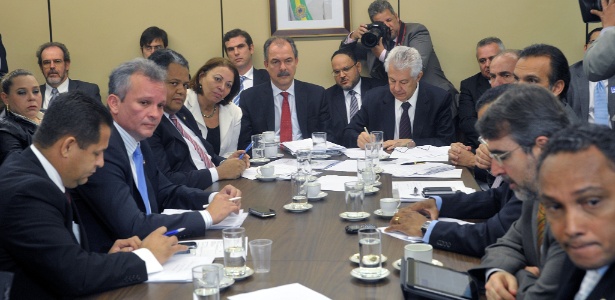 9.jul.2013 - Reunião da base aliada do governo na Câmara 