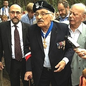 Samuel Willenberg relembra revolta em campo de exterminio nazista 70 anos depois
