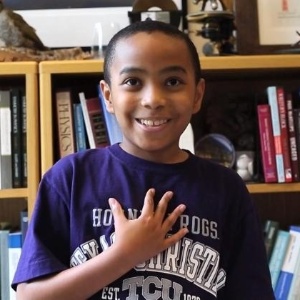 Com apenas 11 anos, Carson Huey-You está no primeiro semestre da Texas Christian University