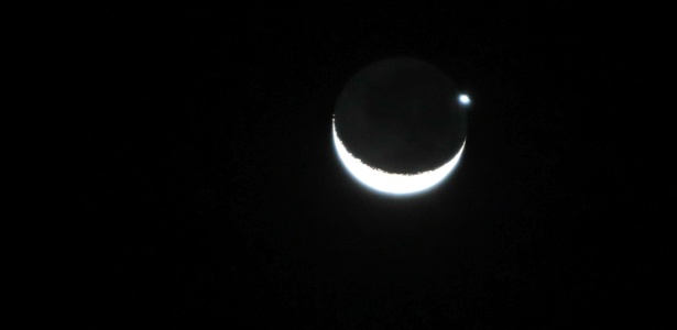 Lua esconde o planeta Vênus no céu de Porto Alegre