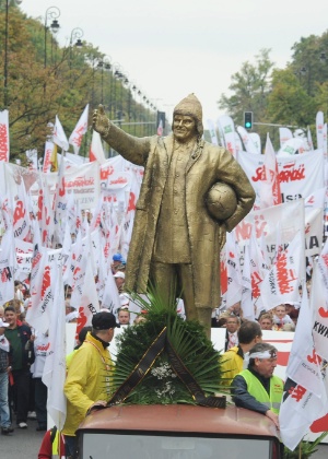  Sindicalistas poloneses protestam contra o governo nas ruas de Varsóvia (Polônia)
