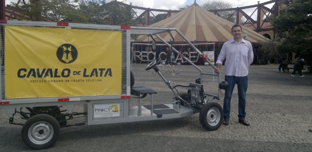 O Cavalo de Lata possui baterias recarregáveis, tem capacidade para 500 kg e atinge até 25 km/h