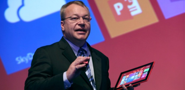 Stephen Elop, presidente das operações de dispositivos móveis da Microsoft, apresentou o tablet da Nokia 