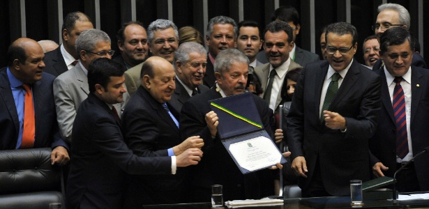 O ex-presidente Luiz Inácio Lula da Silva ganhou nesta terça-feira (29) a medalha "Suprema Distinção" da Câmara