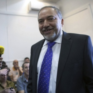 Avigdor Lieberman, chanceler de Israel, considerou acordo "um prêmio" para o Irã 