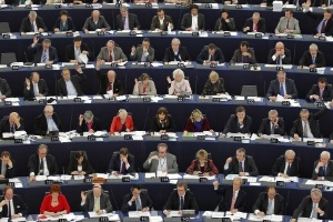 Integrantes do Parlamento Europeu participam de votação na cidade francesa de Estrasburgo