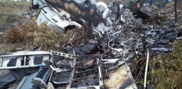 Destroços do avião caiu que caiu no Parque Nacional Bwabwata, na Namíbia