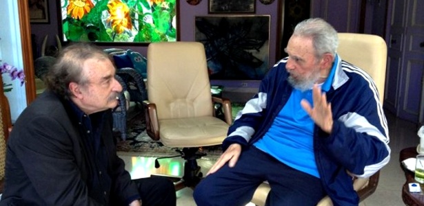 O líder cubano Fidel Castro (à dir.) recebeu o jornalista franco-espanhol Ignacio Ramonet; o encontro aconteceu no dia 13 deste mês, mas a imagem foi divulgada nesta segunda-feira (16)