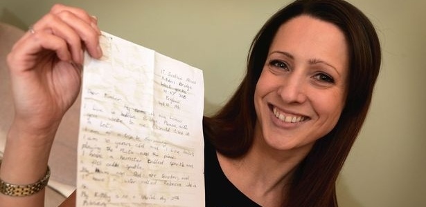 Zoe Lemon escreveu uma carta há 20 anos e a colocou em uma garrafa; texto foi encontrado por casal