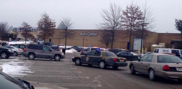 Um homem armado abriu fogo neste sábado (25) em um shopping em Columbia, no Estado americano de Maryland. Segundo a NBC, entre uma e quatro pessoas podem ter sido baleadas