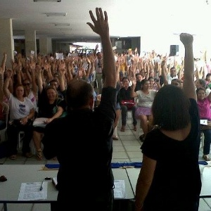 28.jan.2014 - Professores da rede estadual do Rio Grande do Norte decidem entrar em greve a partir de amanhã (29)