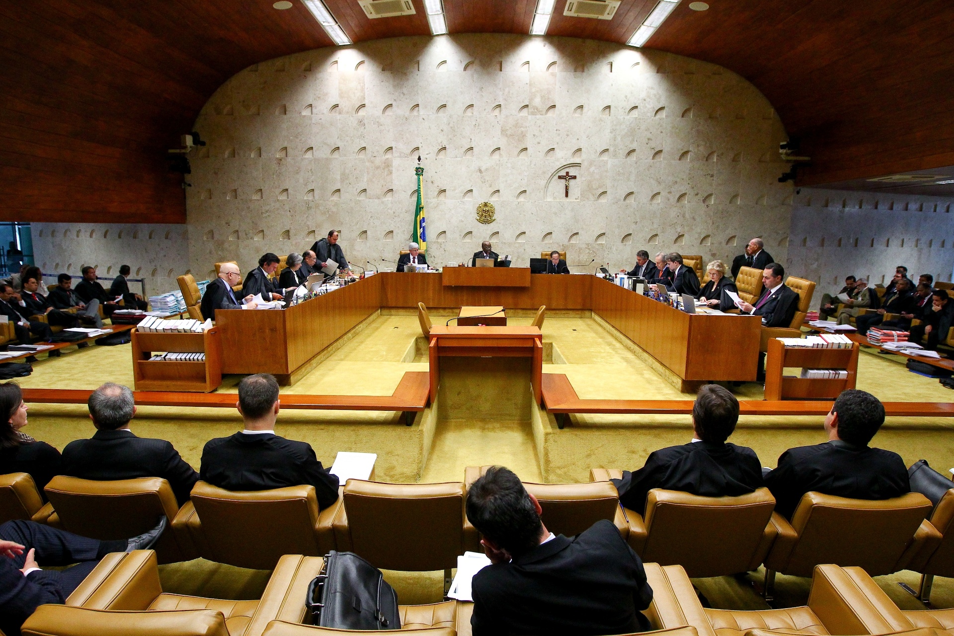  - 13fev2014---ministros-do-stf-supremo-tribunal-federal-participam-de-sessao-plenaria-em-brasilia-df-1392318238935_1920x1280