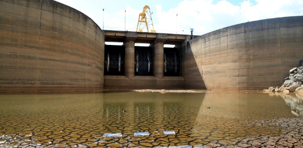 Represa de Bragança Paulista, no interior de SP, que faz parte do sistema Cantareira, está quase seca