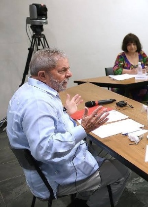 O ex-presidente Luiz Inácio Lula da Silva durante entrevista coletiva concedida a blogueiros no Instituto Lula, em São Paulo, na manhã desta terça-feira