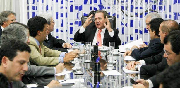O presidente do Congresso Nacional, senador Renan Calheiros (PMDB-AL), disse que a CPI da Petrobras no Senado vai começar os trabalhos na próxima terça-feira