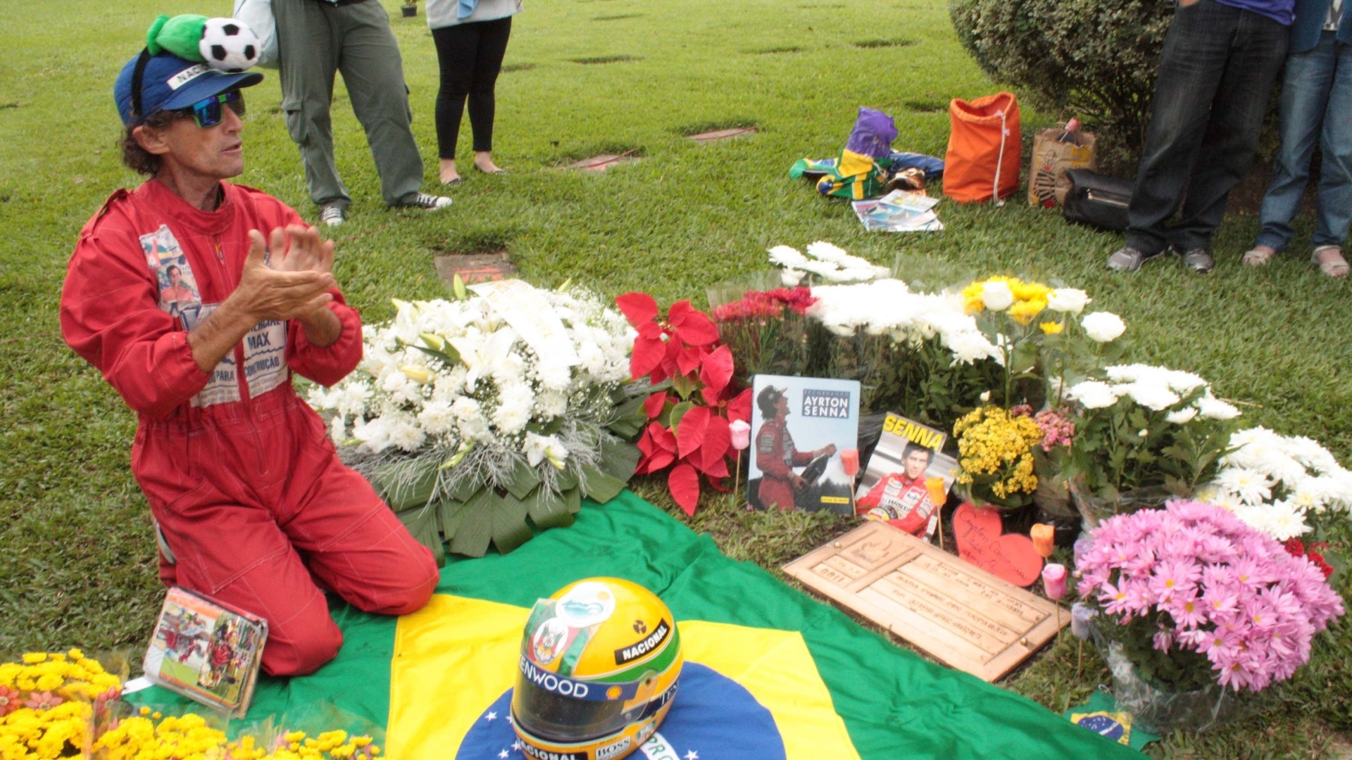 Honda presta homenagem ao brasileiro ayrton senna #4