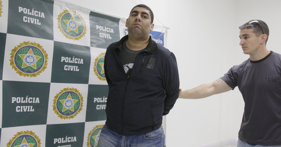  - 2mai2014---eduardo-herculano-da-silva-conhecido-como-aviao-e-apontado-pela-policia-como-sendo-o-principal-fornecedor-de-cocaina-para-comunidades-controladas-por-uma-das-maiores-faccoes-criminosas-do-1399045333345_956x500