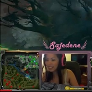 Transmissão em tempo real destacava o jogo, mas Nikki Elise aparecia no canto inferior da tela