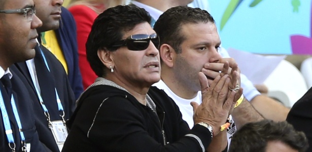 Diego Maradona assiste ao jogo Argentina-Irã pelo 1ª fase da Copa do Mundo, no estádio Mineirão