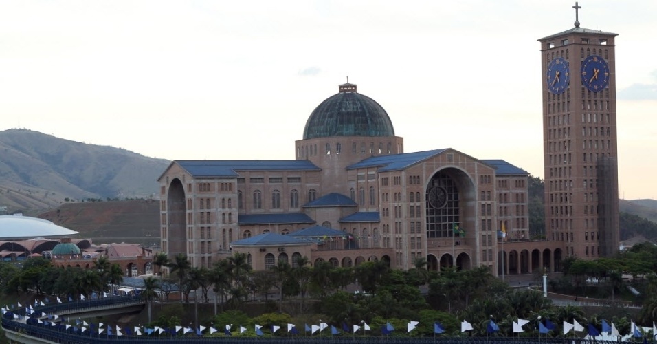 Conheça alguns dos maiores templos do