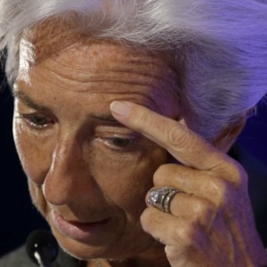 Christine Lagarde, diretora-gerente do FMI, está sob investigação por negligência em um caso de fraude política